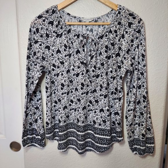 Lucky Brand Tops - LUCKY BRAND PEASANT STYLE TOP B/W LONG SLEEVE SZ SMALL